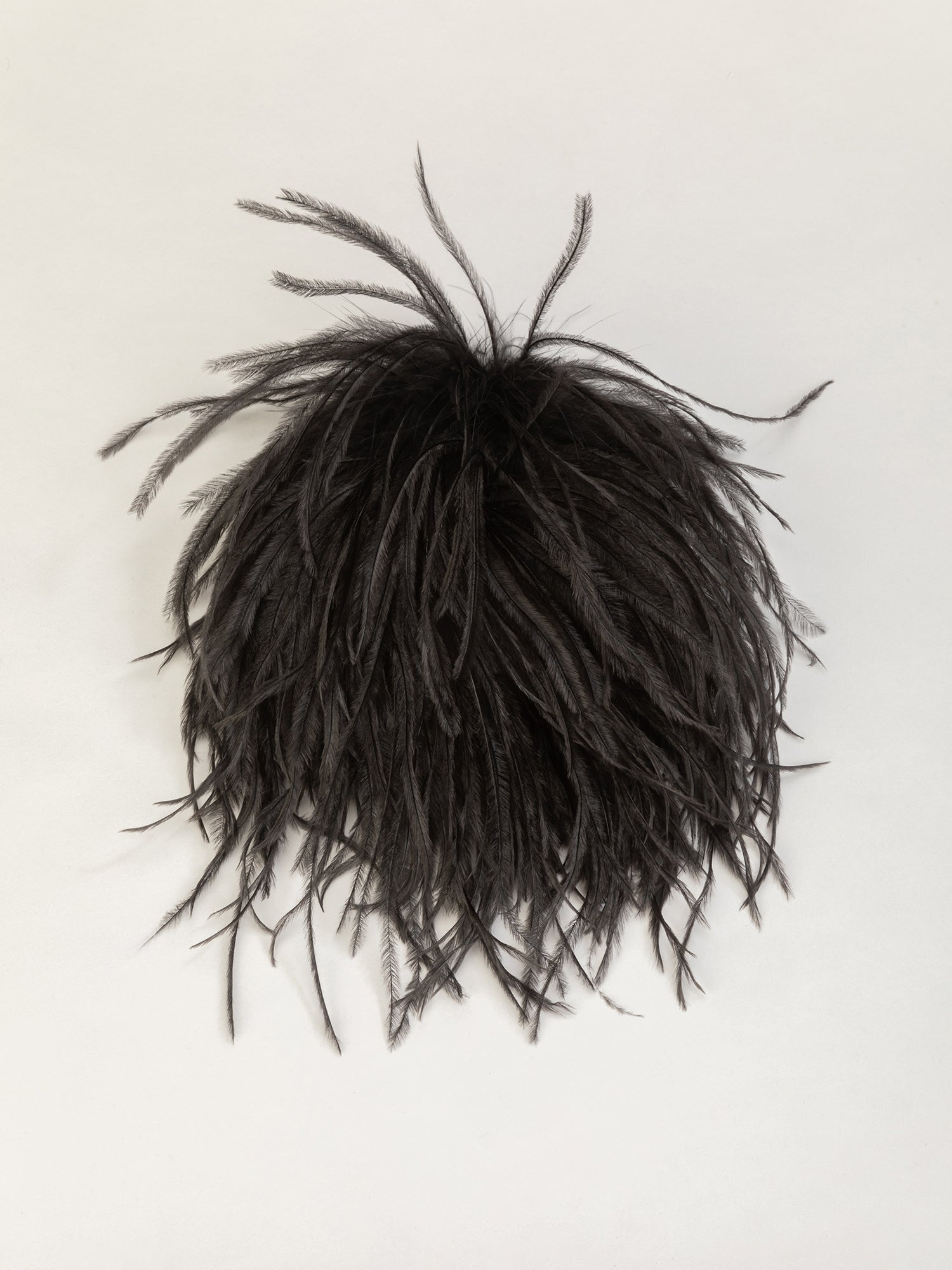 Broche en plumes d'autruche