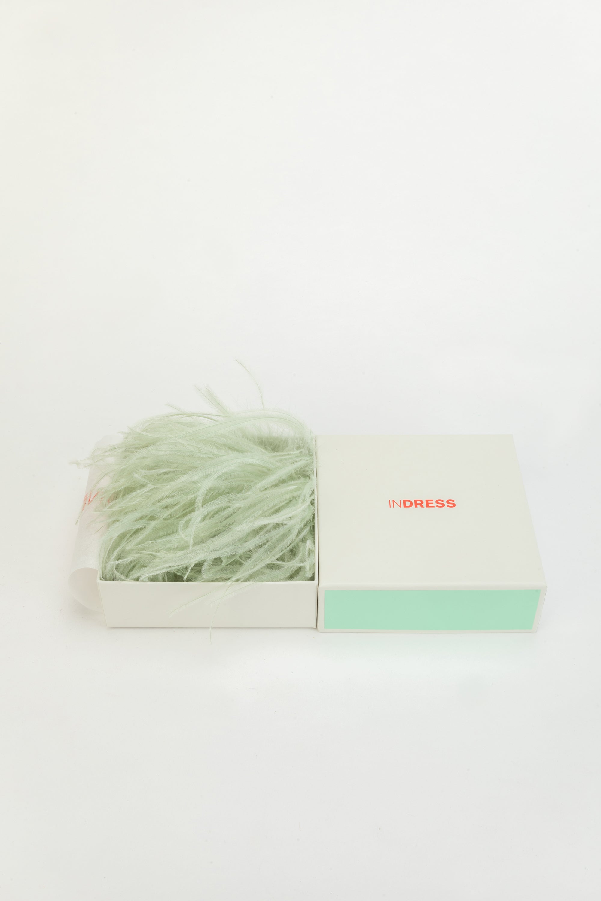 Ostrich feather brooch - Tilleul